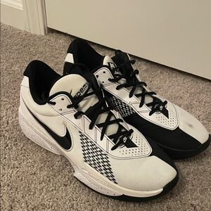 Nike Men’s Black and White Air Zoom GT size 13